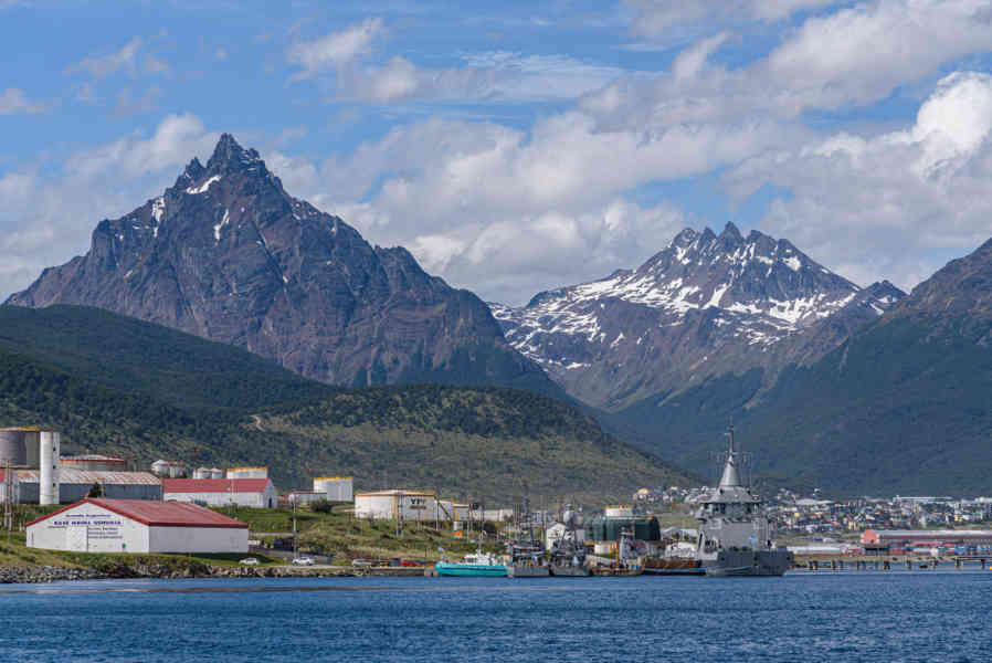 Argentina 117 - Ushuaia - puerto.jpg